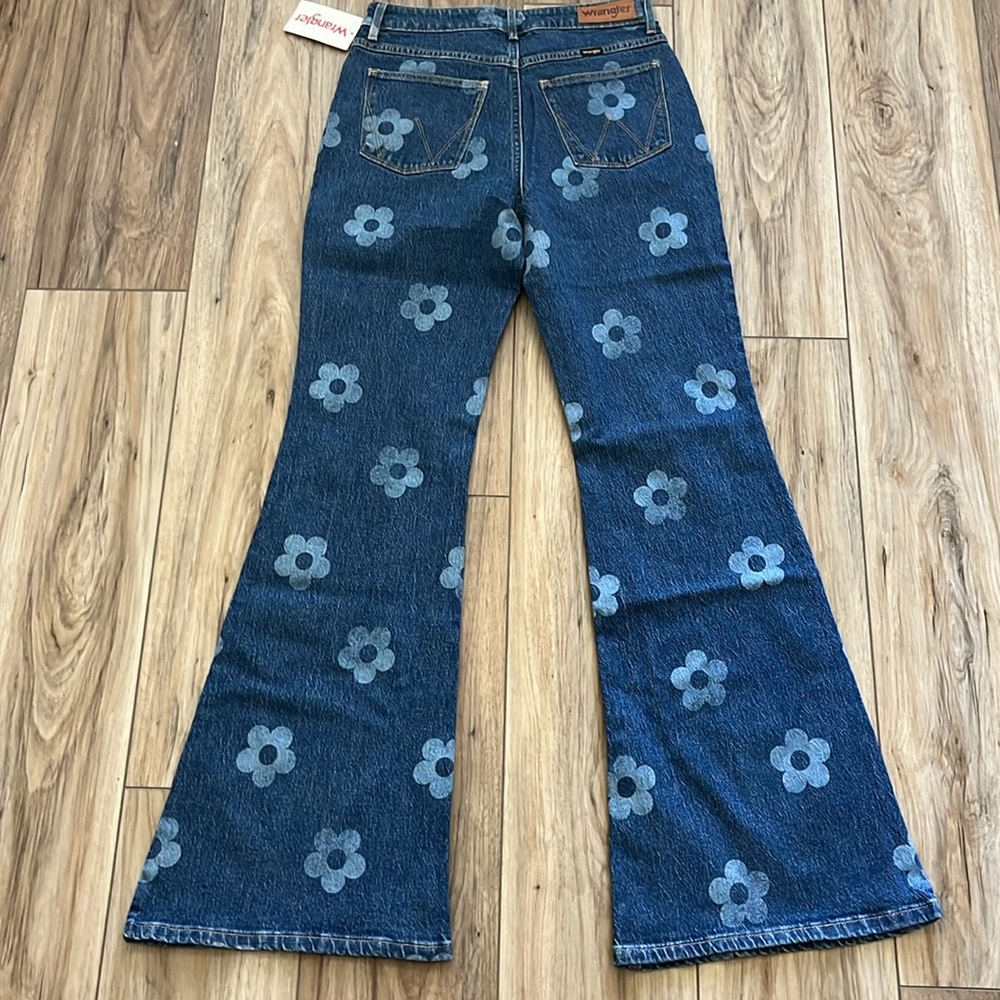 Wrangler Fierce Flare Jeans 27 California Daisy Floral High Rise NWT - Picture 4 of 11